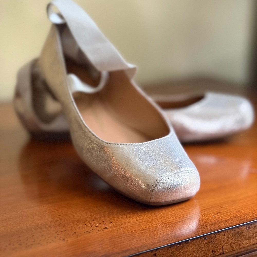 Jessica Simpson Gold Ballet Flats NWT size 7.5